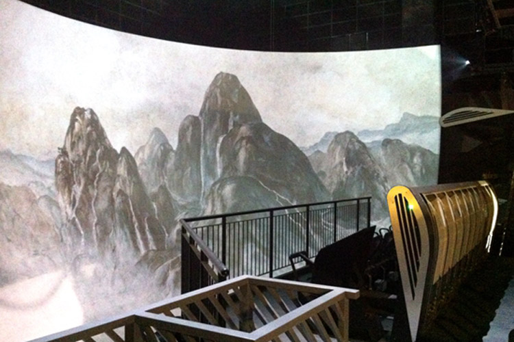 广东省广州奇影幻境体验剧场让游客在身临灾难之中.jpg